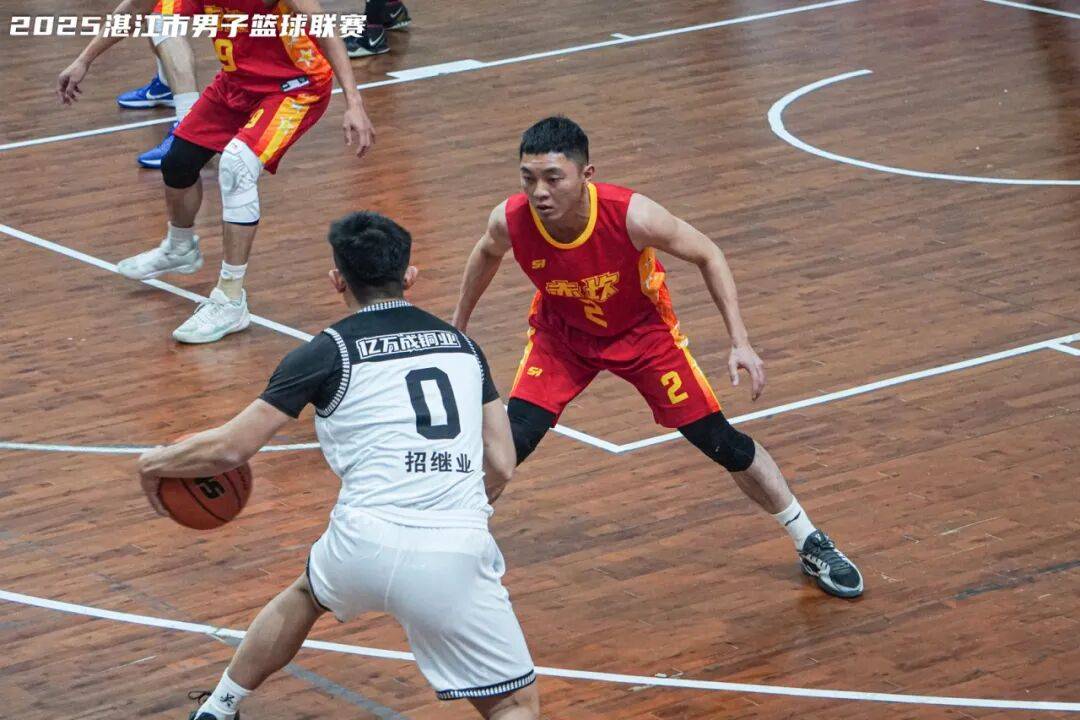 APP下载-篮球职业联赛中一场胜利需要全队通力合作