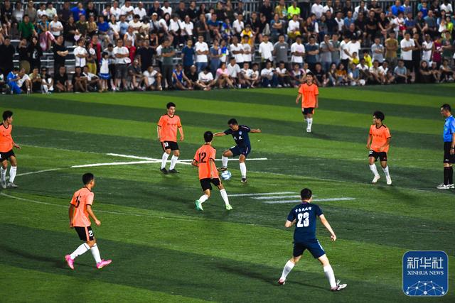 足球比赛中的精彩瞬间引发观众热情讨论的简单介绍