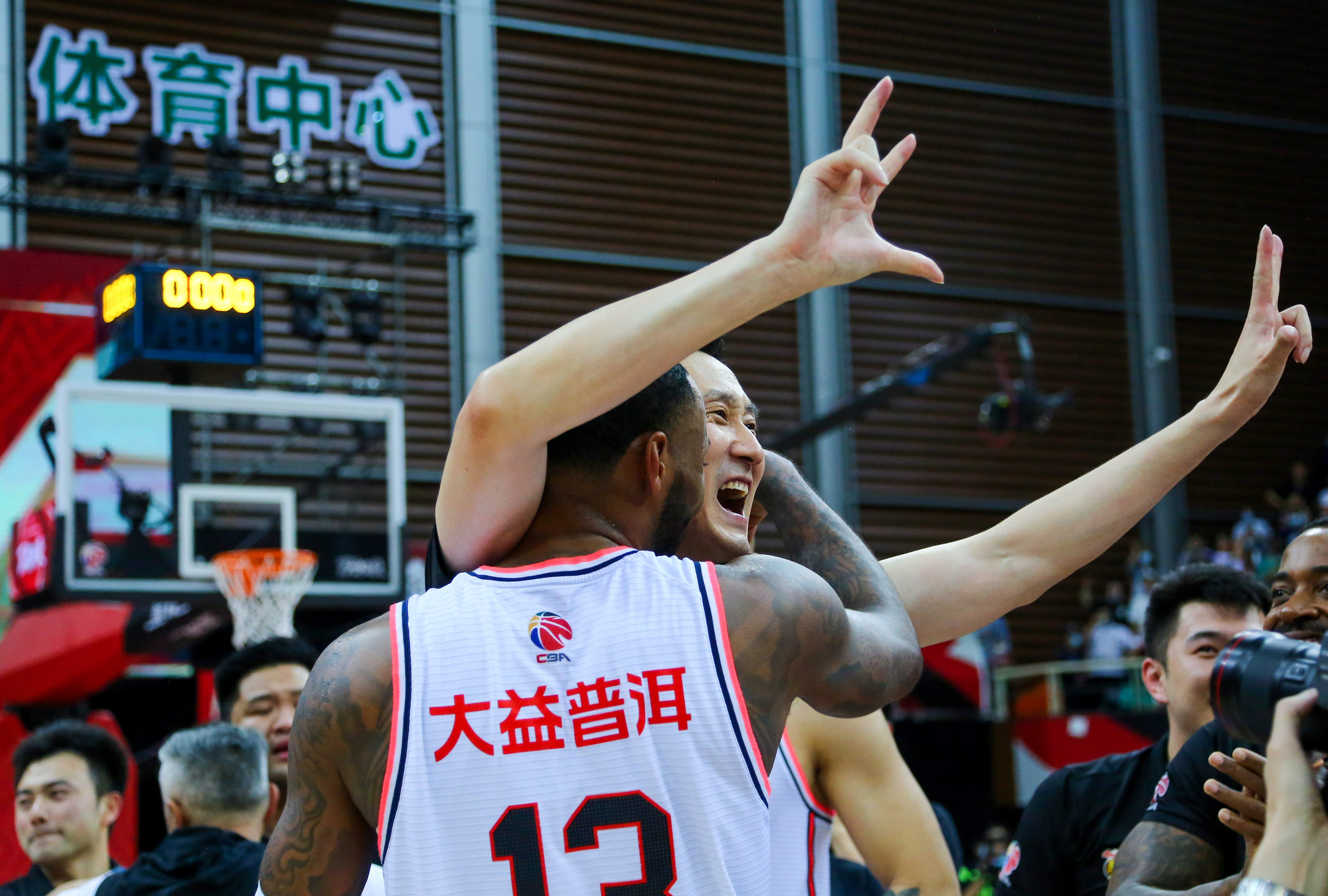 书豪再战NBA!签约勇士重回赛场(官宣!林书豪正式决定将签约勇士发展联盟球队) 书豪再战NBA!签约勇士重回赛场(官宣!林书豪正式决定将签约勇士发展联盟球队)